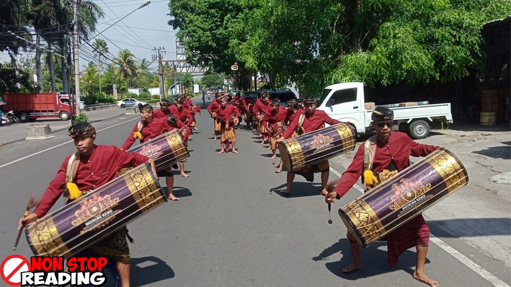 Penasaran dengan Cara Memainkan Gendang Beleq?